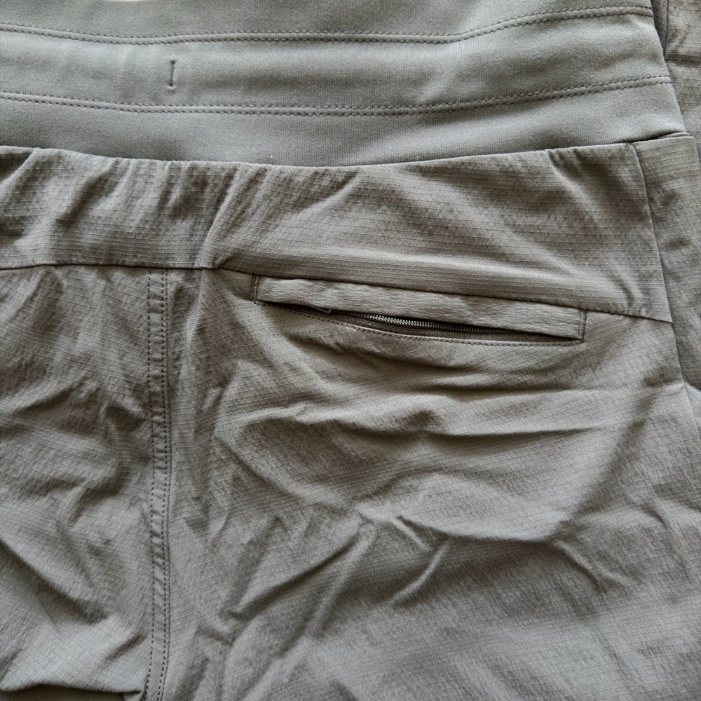 Athleta Trekkie North Jogger Olive Green Pants Size 8 Lightweight Travel Hiking - Picture 7 of 9